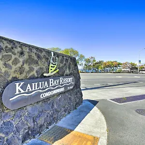 Big Island With Pool Access Walk To Beach! , Kailua-Kona United States