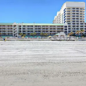 Beach Getaway 2 Queen Bed Studio 809 , Daytona Beach United States